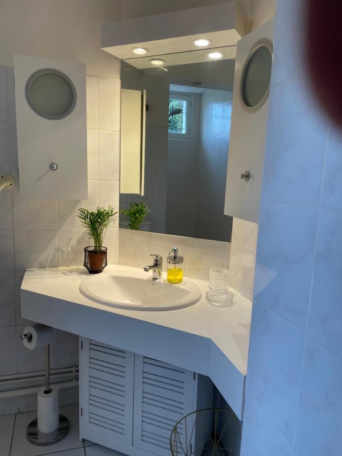 Cozy Oasis: Quiet 2-Room Apartment with Terrace and Free Parking Toulouse Exterior photo