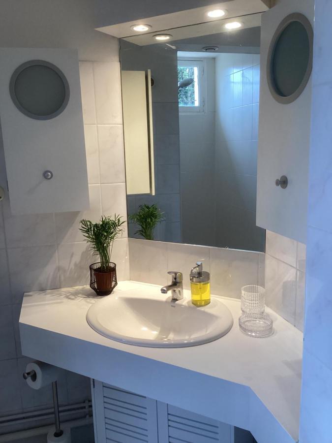 Cozy Oasis: Quiet 2-Room Apartment with Terrace and Free Parking Toulouse Exterior photo